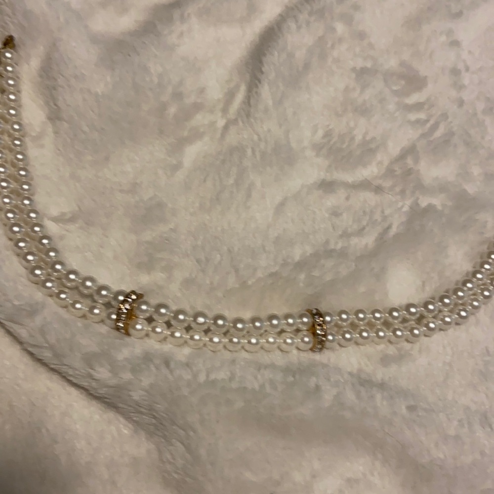 Faux pearl and diamond choker